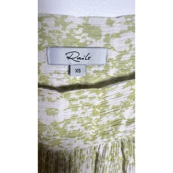 Rails Skylar Posies Dress Green Flutter Sleeve Crepe Stretch XS MIDI Smocked EUC - Picture 7 of 11